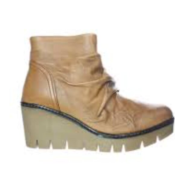 NEW DIBA TRUE Leather Nift Tee Wedge Booties Taupe for women 462tn - Picture 3 of 3